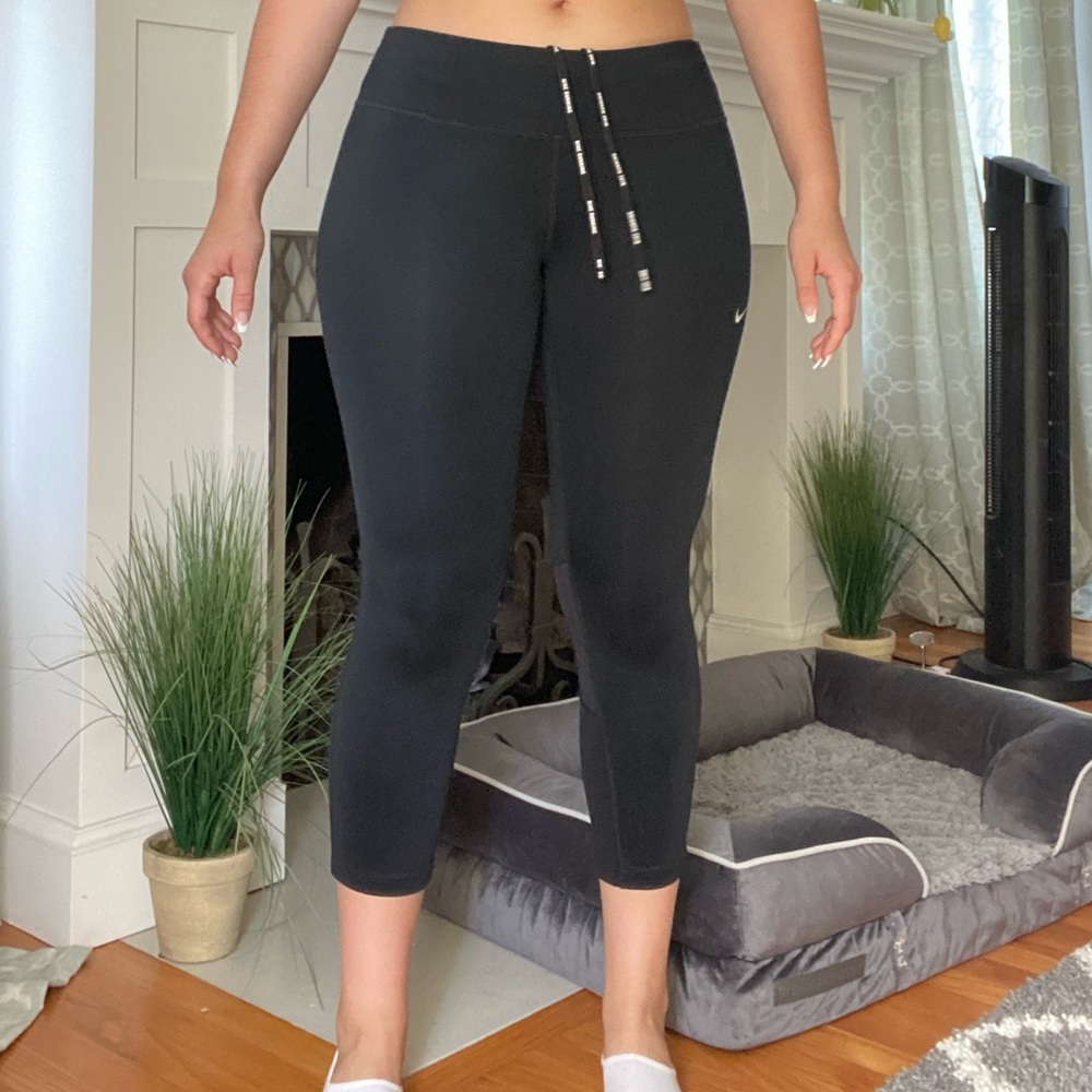 Black Nike Cropped Leggings